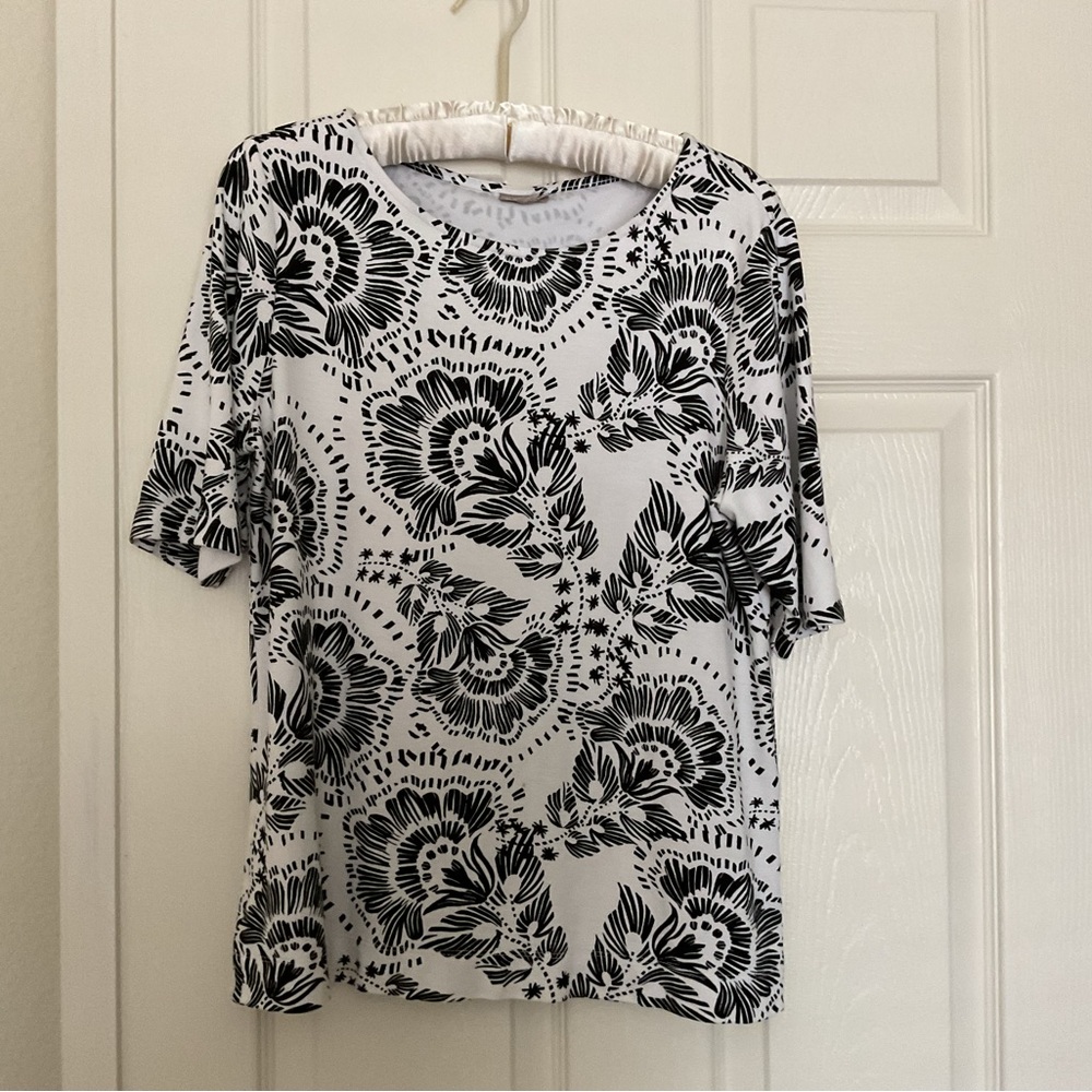 CHICO'S Top White Black Floral Stretch Size Medium Chicos size 2
